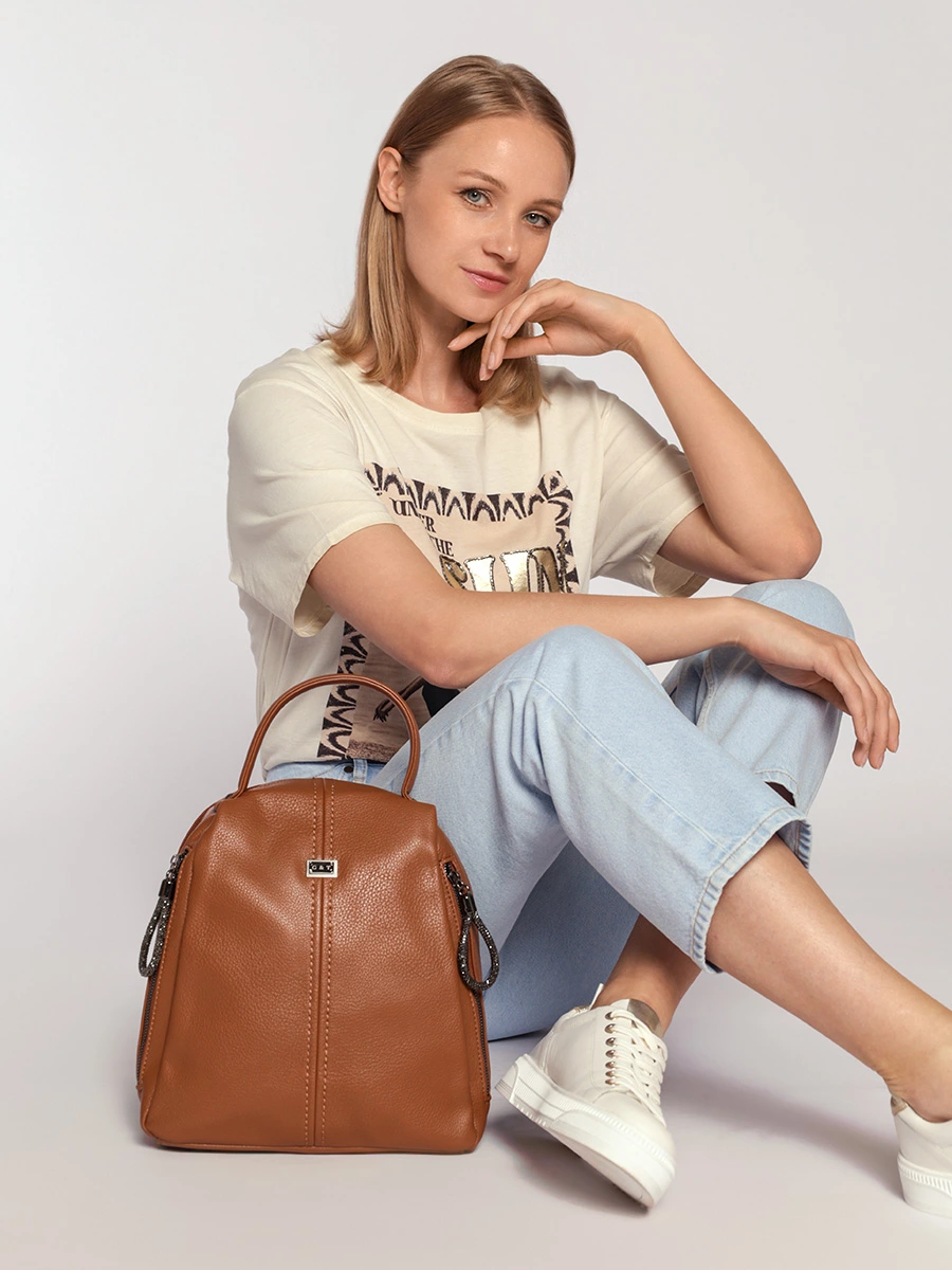 Рюкзак коричневого цвета с боковыми карманами